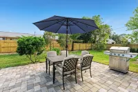 Charming Naples Retreat – Your Perfect Getaway!
