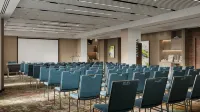 Hilton Garden Inn Krasnoyarsk (Хилтон Гарден Инн Красноярск) - С парковкой