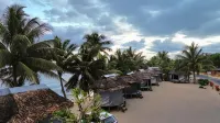 Jaymy Beach Fales - parking