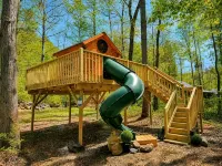Creekside Cabin Retreat - Hot Tub, Treehouse, Fire Pit, Near Lost River WV