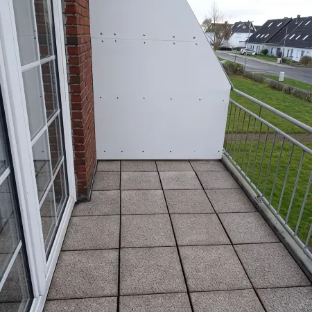 Apartment SEERÄUBER in a quiet location, balcony, only 300m to the green beach