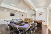 Spacious Home W/ Pool + Game Room / Near Riverwalk & Downtown! - Private Pools