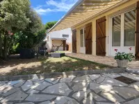 Family home in Fouras - enclosed garden near beach and market Hotels in Fouras
