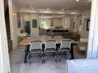 Lo Key Cottages, the Beehive - Boutique