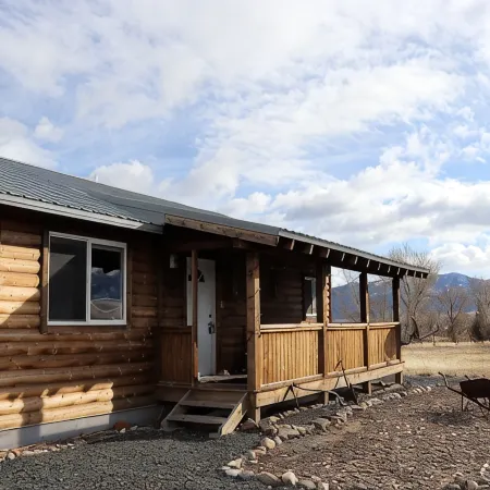 River Rest Luxury Cabin - The Ruby. Beautiful River and Mountain Views!!