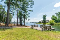 4 bedroom Lake front house 5 mins from liberty with private ramp and dock! - 4-Star
