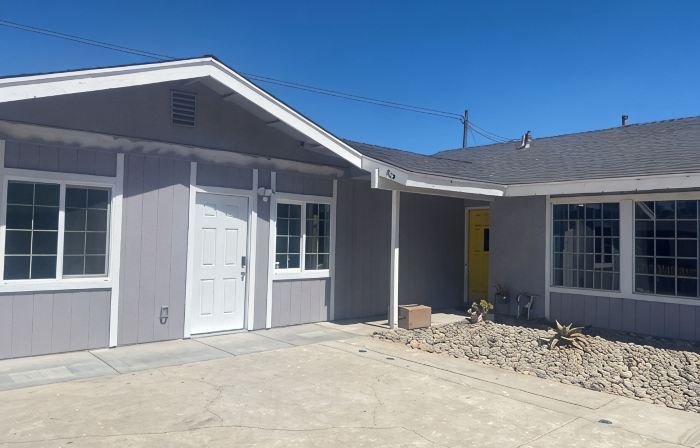 Brand New Bathrooms! Cozy Home - 2 Mins from Hospital and 15 Mins from Vsfb