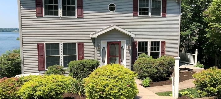 Casa Carmela — Lakefront Home on Owasco Lake — Upscale Stunning Retreat Hotels in Cayuga County