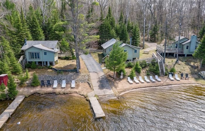 3BR Lakefront Cabin with WiFi & Private Docks