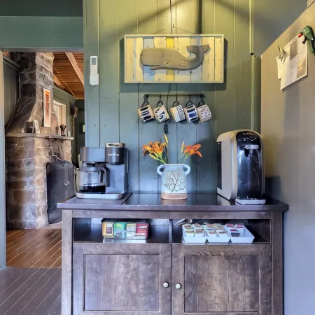 Lakefront Cottage on Moon Lake