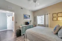 Waterfront quiet condo w Pool by Madeira Beach