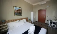 Luna Rooms - parking