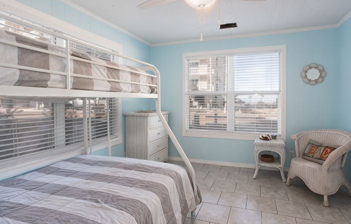 Sunset Views and Short Walk to the Gulf Beach and Intercoastal - Pet Friendly!