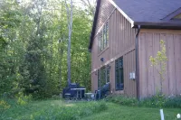 Guest House on Owners Lakefront Property - Wifi