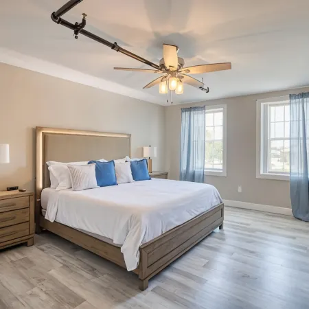 902 Howard Lofts