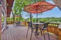 Gettin' Guada Loopy with Hot Tub & Riverfront