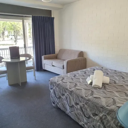 Dalby Manor Motor Inn
