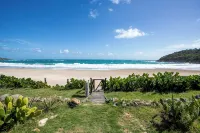 Direct Beachfront 6 BDR/en-suite /maid included. Excellent service. Rare gem (H) - Homestays