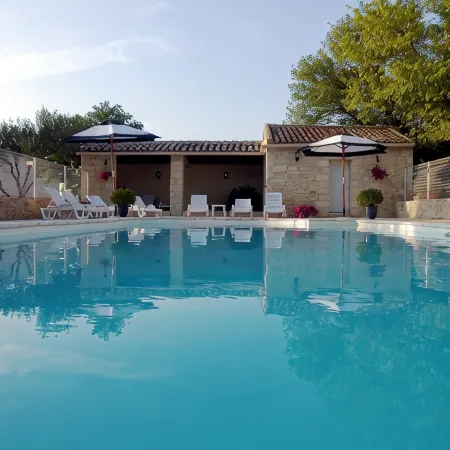 Uzès : l'Olivier Apartment in a Farmhouse 10 Minutes' Walk from the Town Center