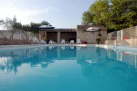 Uzès : l'Olivier Apartment in a Farmhouse 10 Minutes' Walk from the Town Center