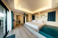 Samed Amoris Resort & Pool Villas