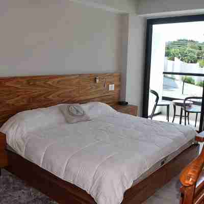 Beautiful Beach front Condo with pool and Espectacular ocean views Rooms