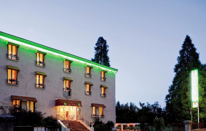 Logis Hôtel Restaurant les Cèdres