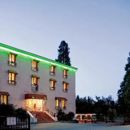 Logis Hôtel Restaurant les Cèdres