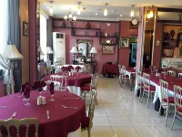 Hotel les Ambassadeurs - พร้อมอาหารเช้า