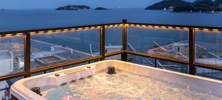 Geoje Highend Spa Pool Villa (Duplex, Indoor BBQ) Hotels in Geoje-si