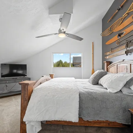 Ponderosa Pines Retreat, featuring 3 Beds and 3 Baths with Privacy