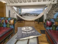 The Captain's Penthouse - parking