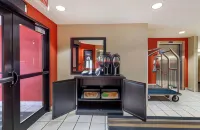 Extended Stay America Suites - Cleveland - Brooklyn - parking