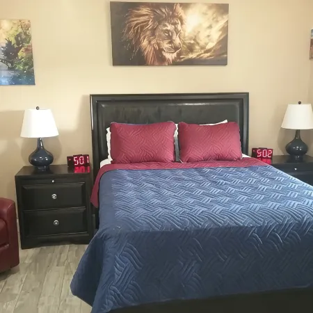1 Br Full Kitchen Starting at $99Mountain Views, Pet Friendly on 4 Acres!