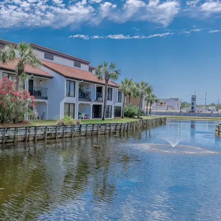 Snowbird Winter Availability.  1 Bedroom 2 Bath Golf Villa. Heated Pools