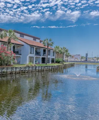 Snowbird Winter Availability.  1 Bedroom 2 Bath Golf Villa. Heated Pools - Villaer
