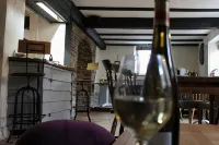 The Hatch Inn - bar