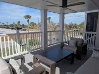 Completely Renovated Pink Sea House on North Beach, Tybee Island - Strand