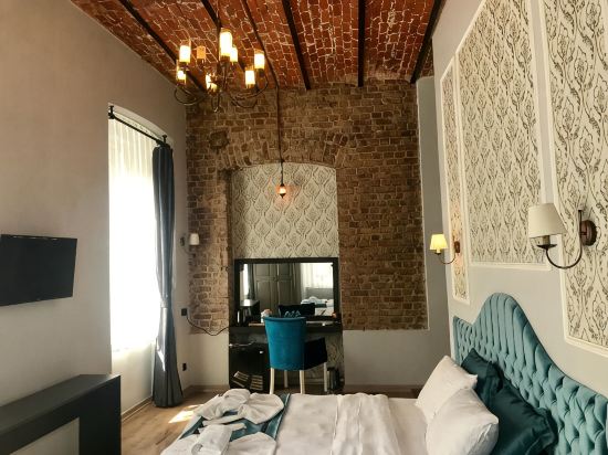 The Independent Hotel