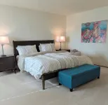 Serene & Sunlit Cozy Retreat - Wifi