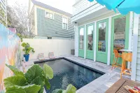 THE DELPHINE Luxury Downtown Charleston Villa, 1 Block to King + Private Pool - 別墅