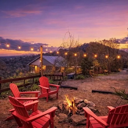 Great Views! Great Rates! King Bed, Firepit, Gas Grill, Dogs Free! Book Today!