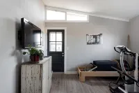 Clean & Cozy 2-Br Boulder Retreat • Fast Wi-Fi & Great Location - Bungalows