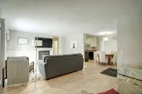 Beautifully remodeled 2 bed 104 Berkley Verona #6 - 무료 와이파이