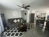 Old Town Modern 2bed/1bath home with patio & yard