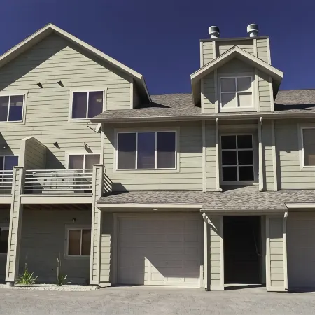 Smashing Location! - Affordable, Max. Amenities, Hot Tub, Views