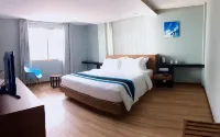 Hotel Azure - 2つ星