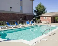 Sleep Inn & Suites Smithfield Near I-95 - Pools