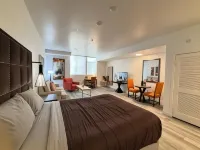 StaysPro - Hollywood Homes Minutes to Everything Spacious and Free Parking - Apartments