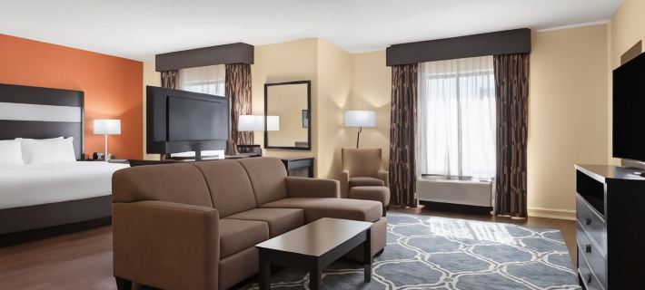 La Quinta Inn & Suites by Wyndham Florence Hotels in Florence County